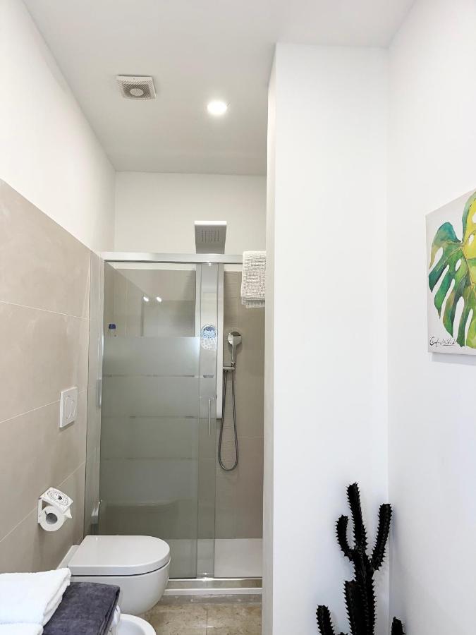 The White House, Modern Apartment In Center Milão Exterior foto