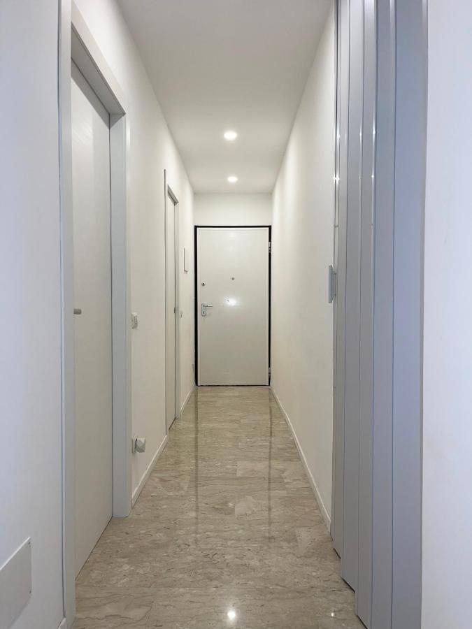 The White House, Modern Apartment In Center Milão Exterior foto