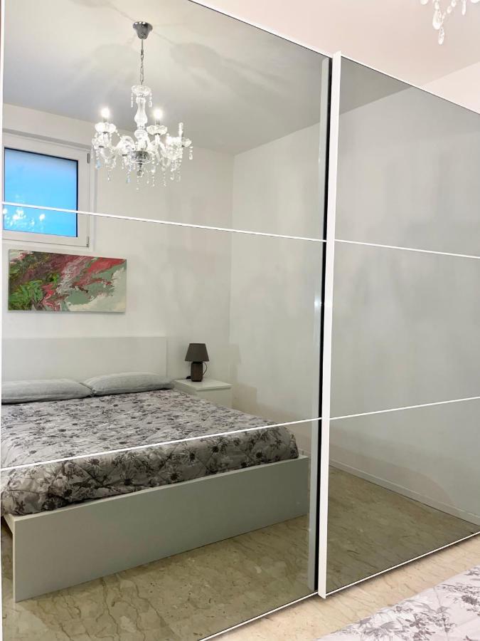 The White House, Modern Apartment In Center Milão Exterior foto